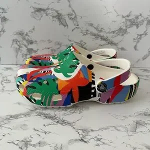 CROCS | Shoes | Crocs Classic Retro Resort Clogs Floral  display picture 2